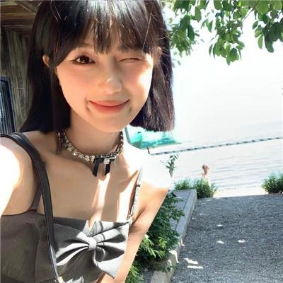 珊珊小传